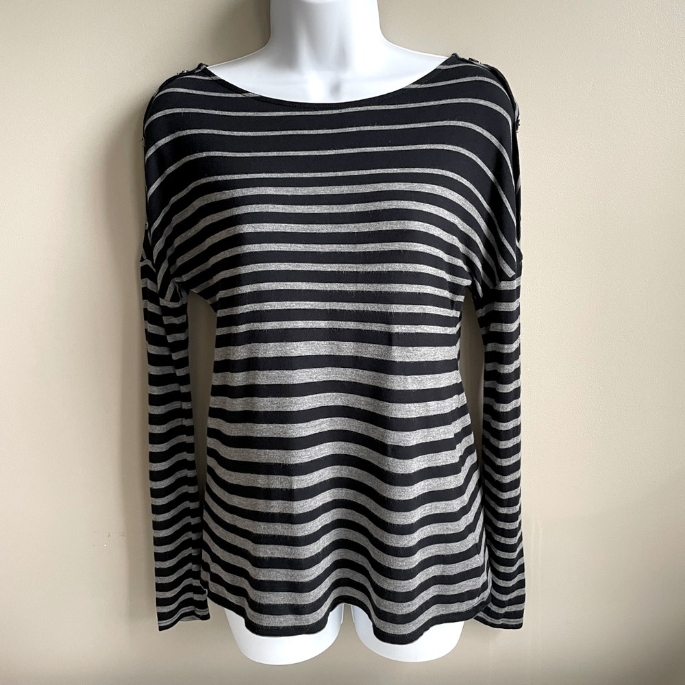 Like New Decorative Button Shoulders